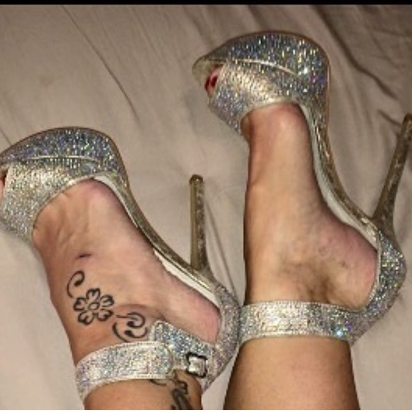 Super Sexy Steve Madden Carriie rhinestone heel worn once - Picture 4 of 4
